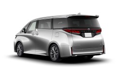 Toyota Vellfire PHEV 2025