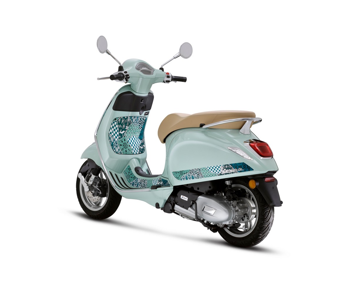 Vespa Primavera Batik