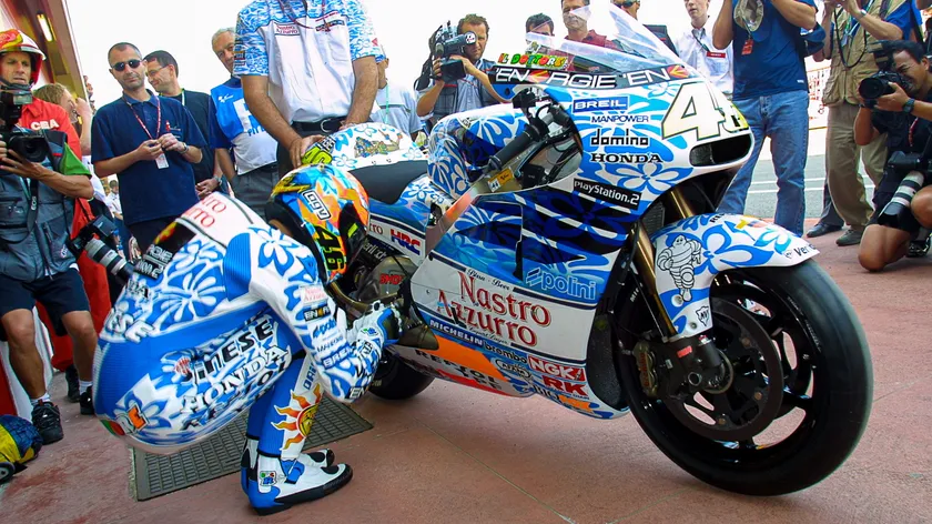 honda classe 500 valentino rossi Silverstone 2001