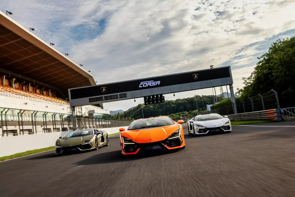 Lamborghini Revuelto e Huracán Tecnica in pista in Cina