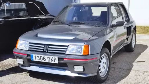 Peugeot 205 T16 Stradale