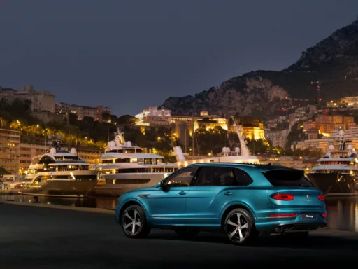 Bentley Bentayga EWB Azure Riviera