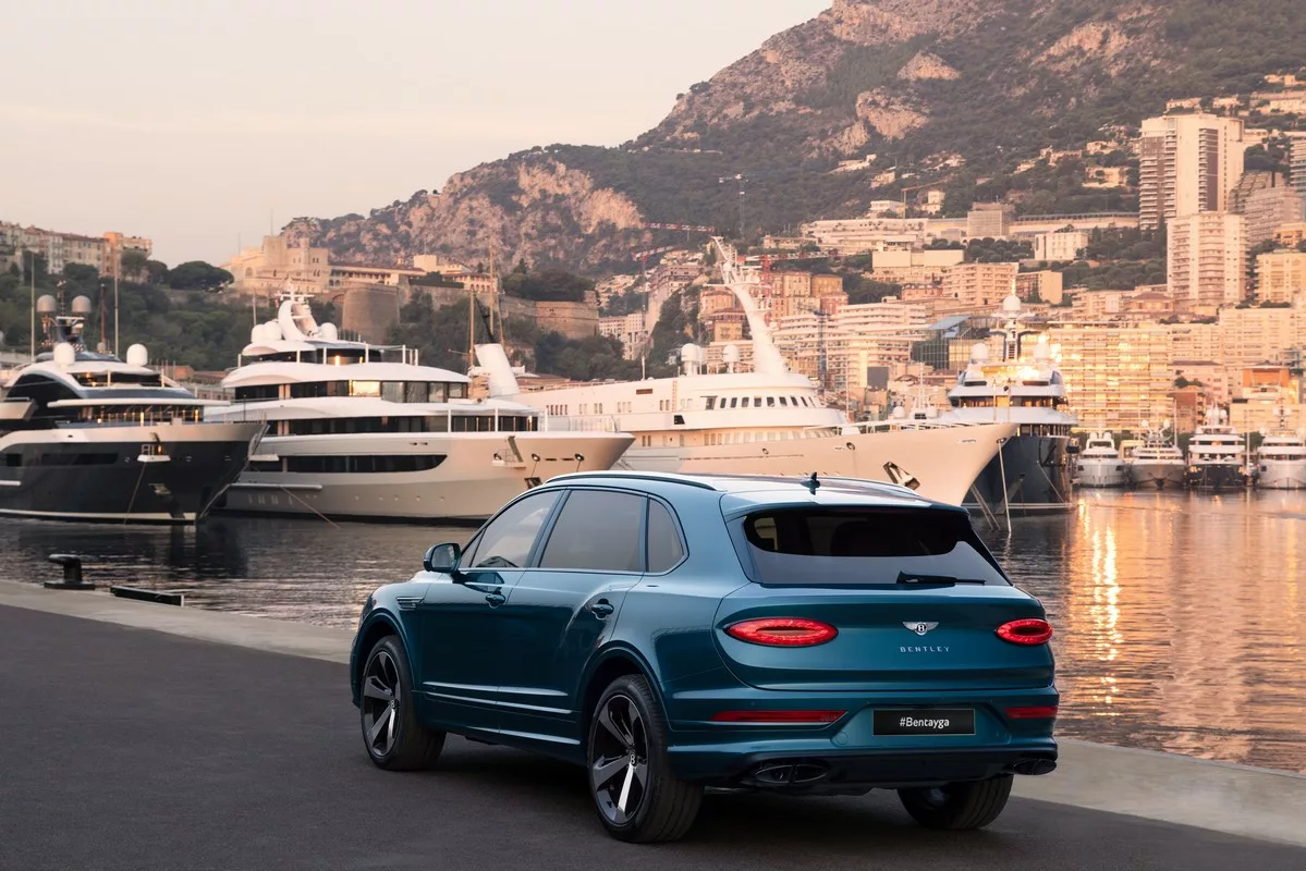 Bentley Bentayga EWB Azure Riviera