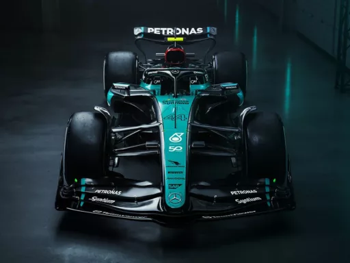 Mercedes F1 Petronas Livrea Singapore 2024