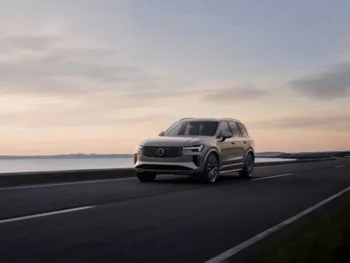 Volvo XC90 2025