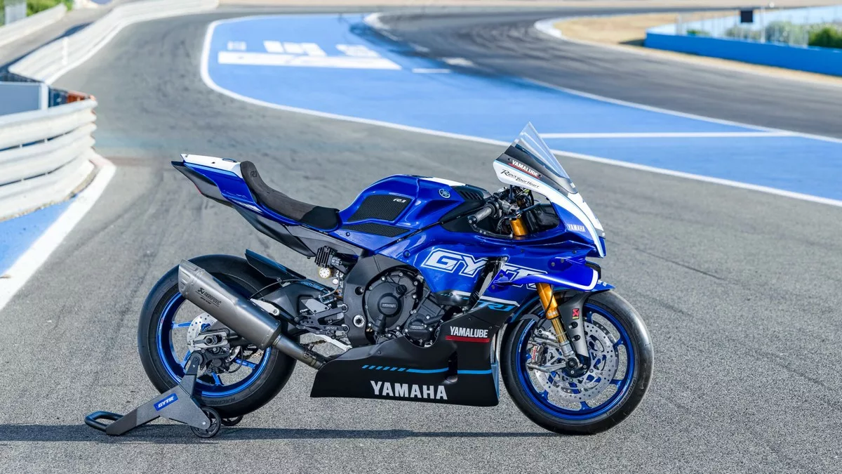 Yamaha R1 GYTR 2025