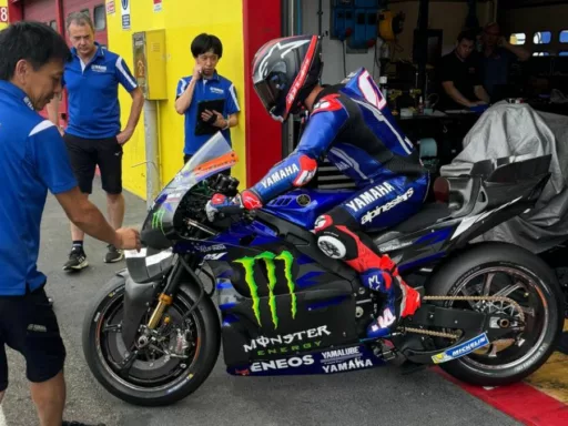 andrea dovisiozo tester yamaha motogp