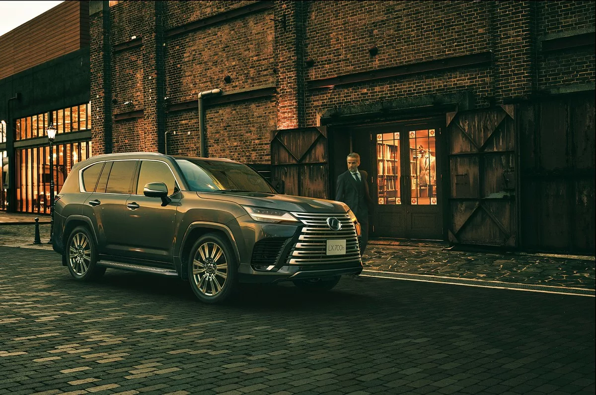 Lexus LX 700h 2025