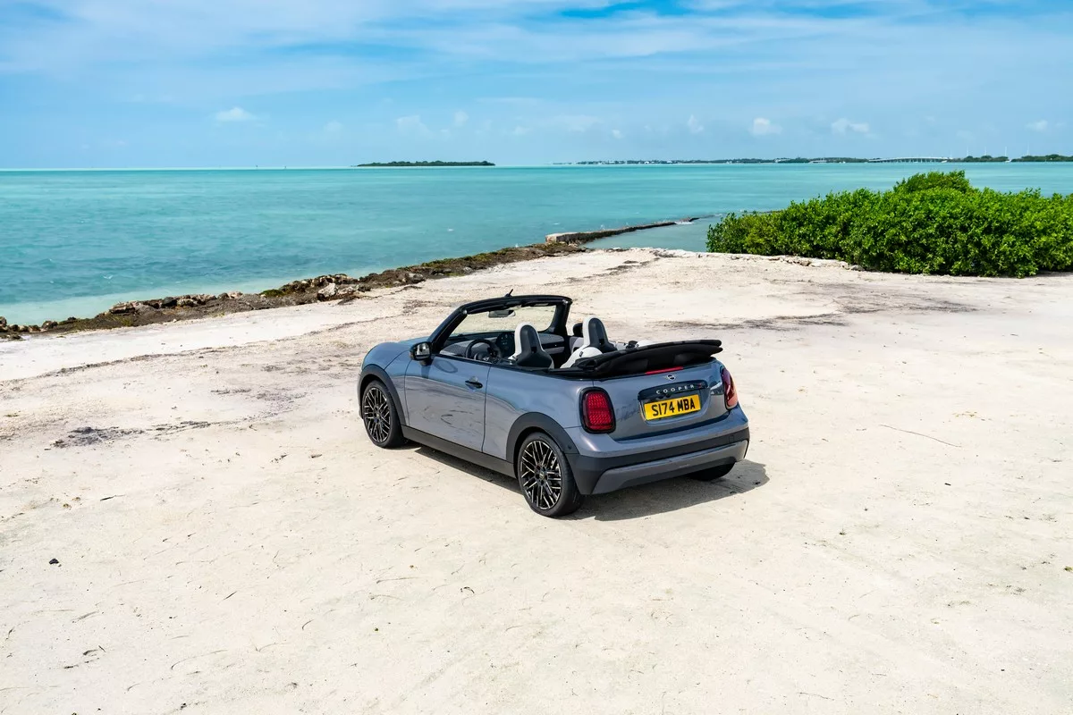 MINI Cooper Cabrio