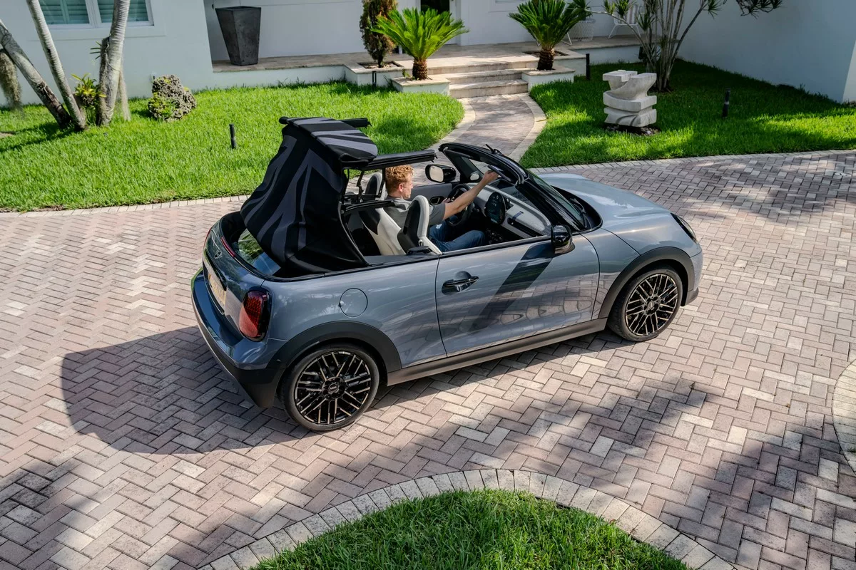 MINI Cooper Cabrio