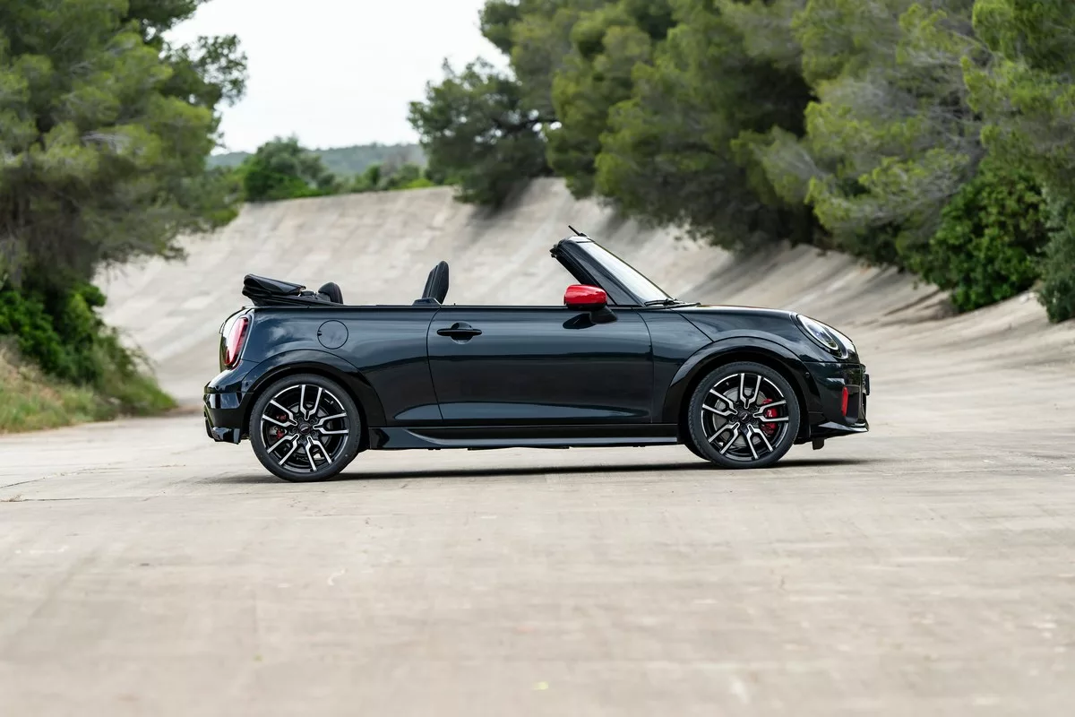 MINI John Cooper Works 2025