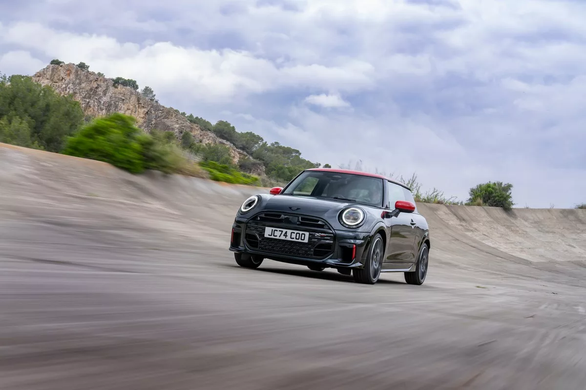 MINI John Cooper Works 2025