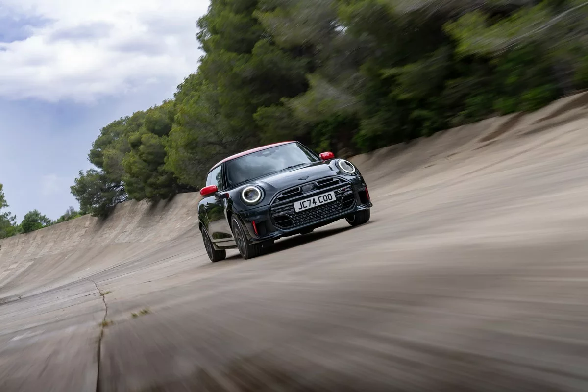 MINI John Cooper Works 2025