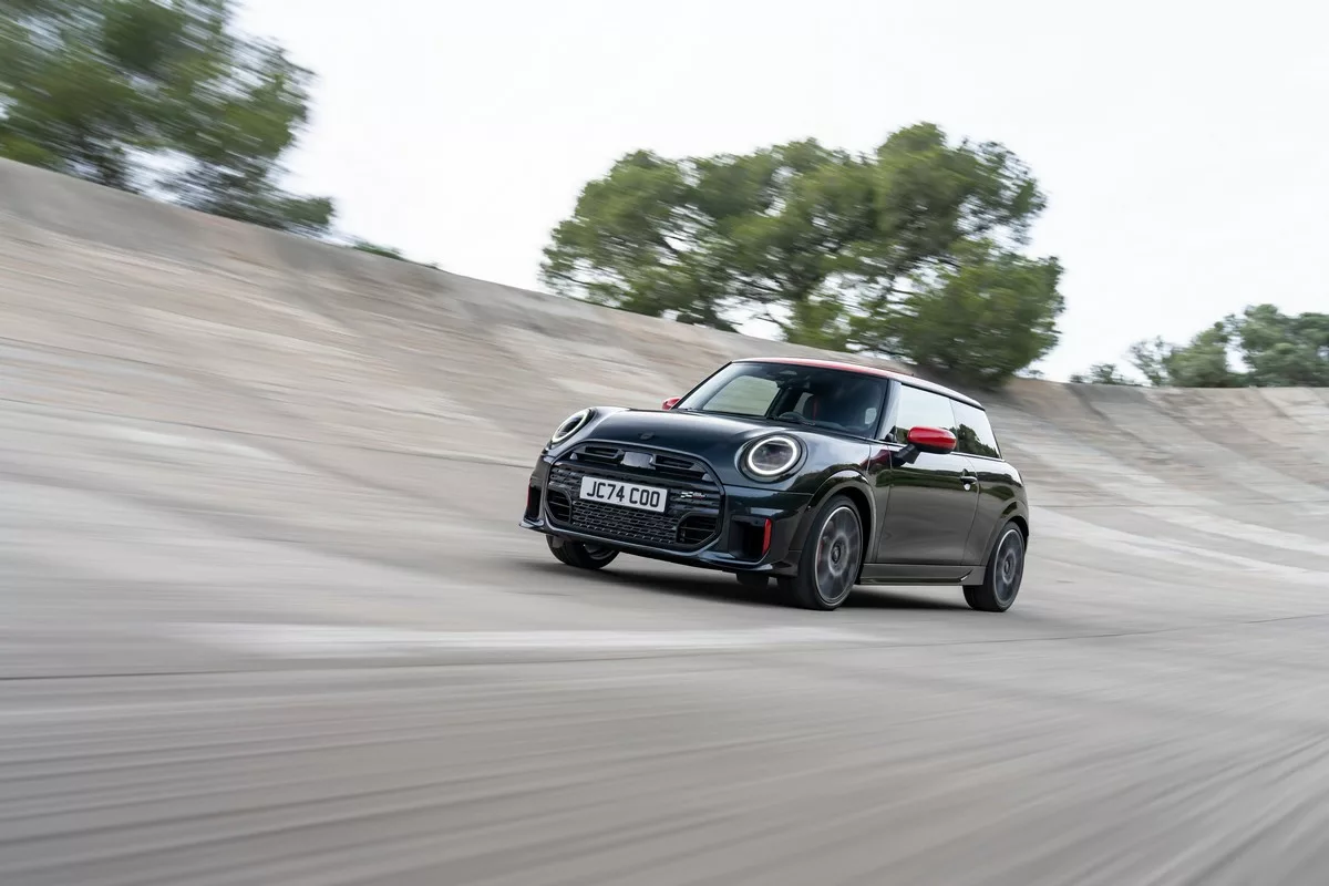 MINI John Cooper Works 2025