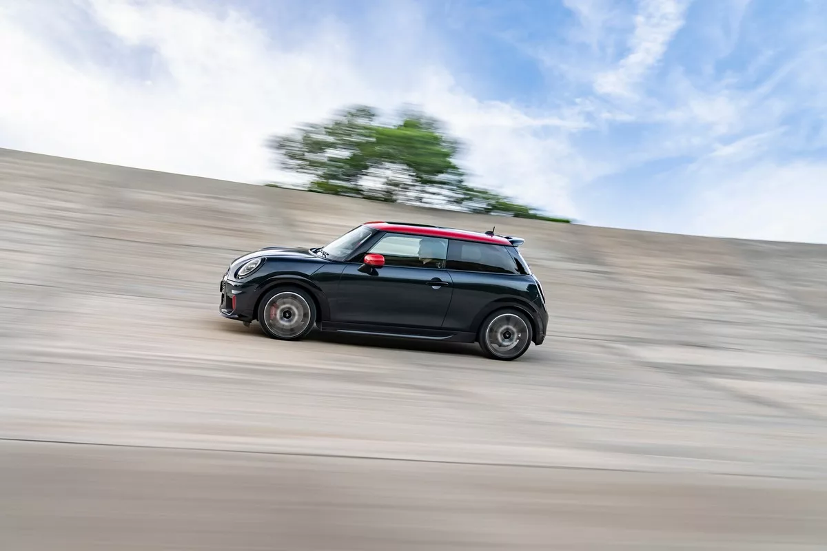 MINI John Cooper Works 2025