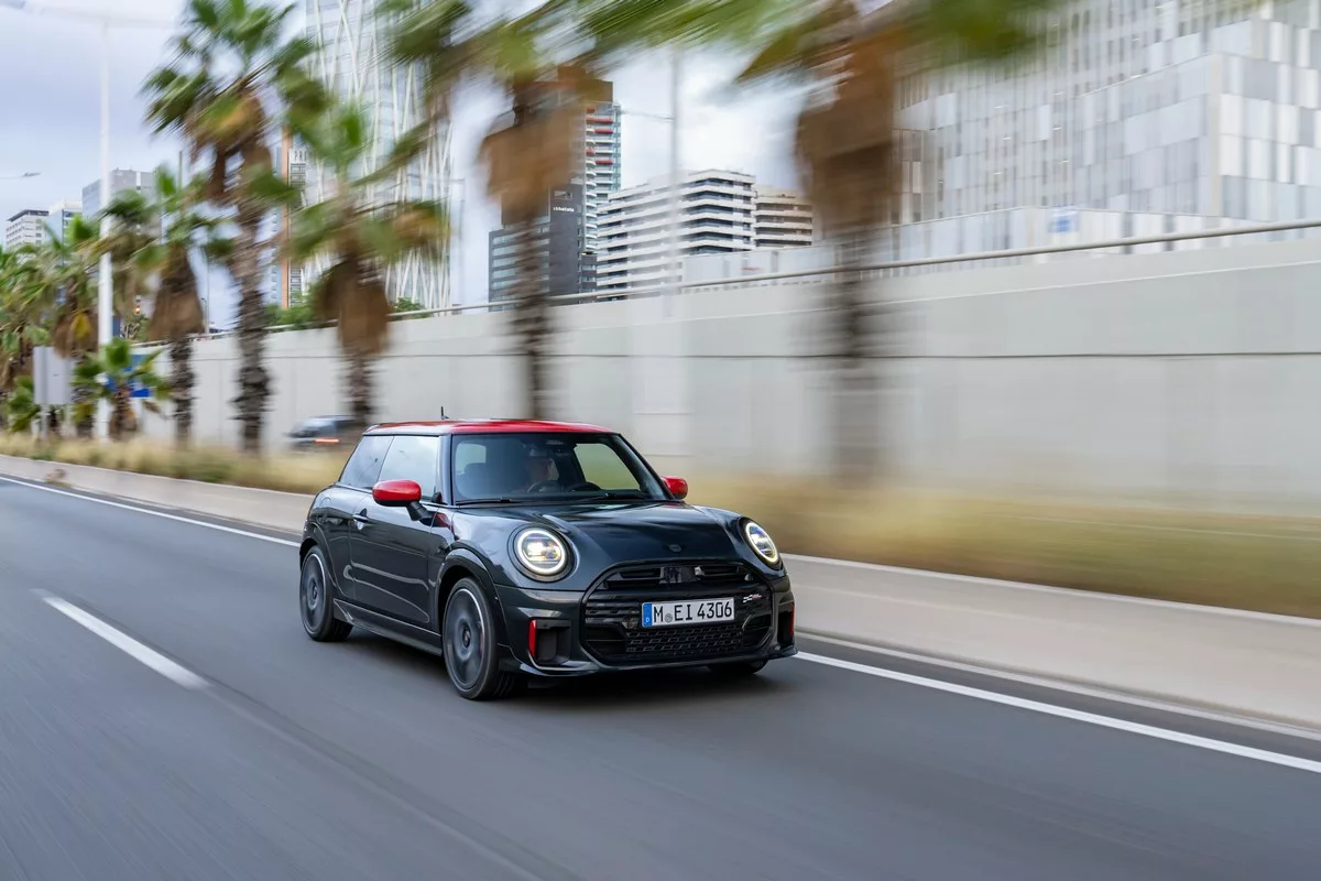 MINI John Cooper Works 2025