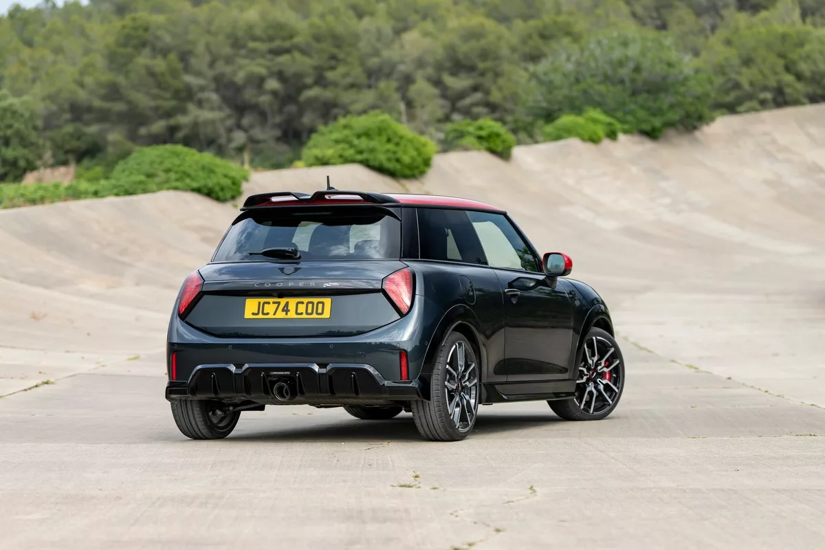 MINI John Cooper Works 2025