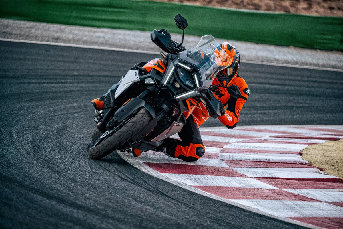 KTM 1390 Super Adventure S EVO 2025