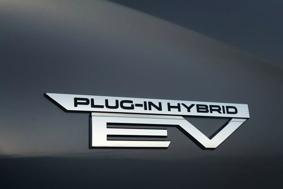 Mitsubishi Outlander PHEV D-SUV 2025