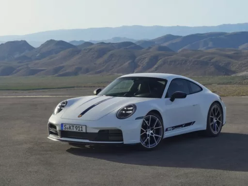 Porsche 911 Carrera T Coupé 2025