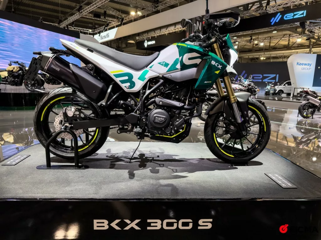 Benelli BKX 300 S