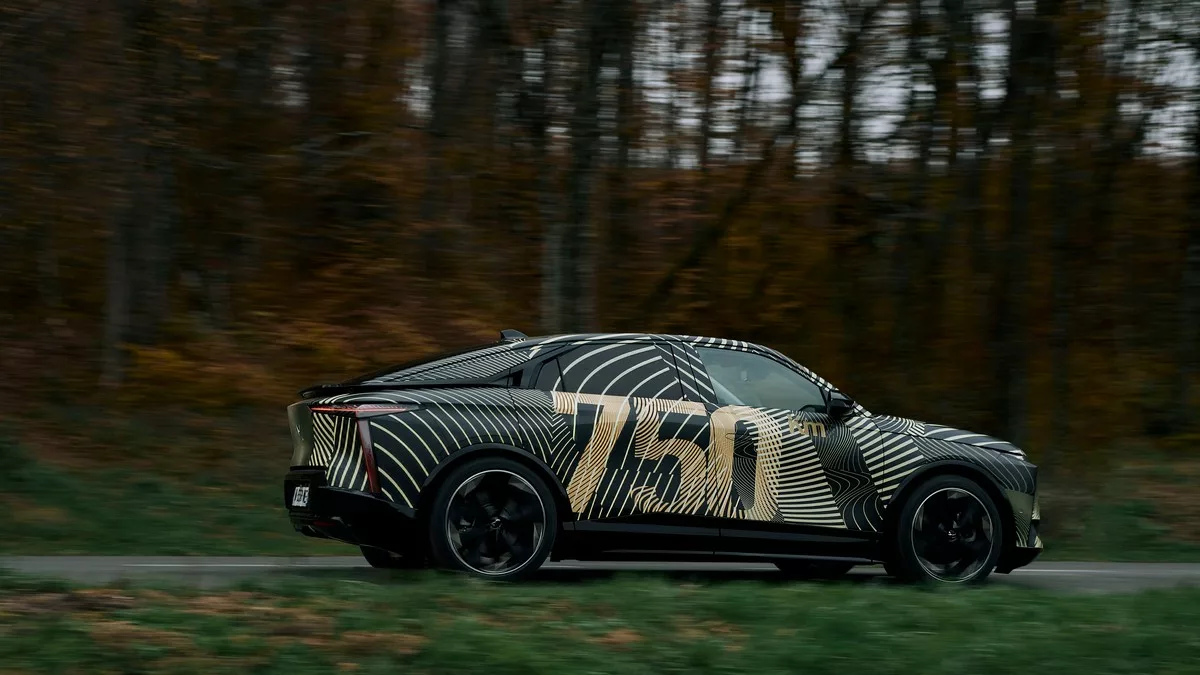 DS SUV Elettrico camouflage