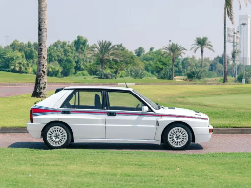 Lancia Delta HF Integrale Martini 5