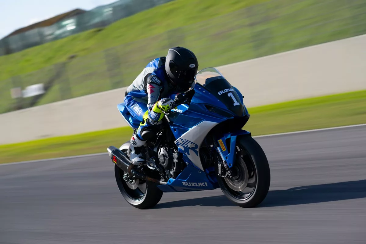 Suzuki GSX-8R CUP 2025