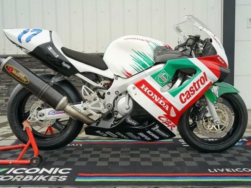 Honda CBR600F4 di Pere Riba del Mondiale Supersport