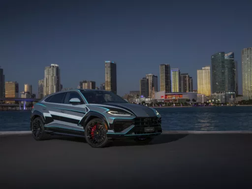 Lamborghini Urus SE Ad Personam Miami