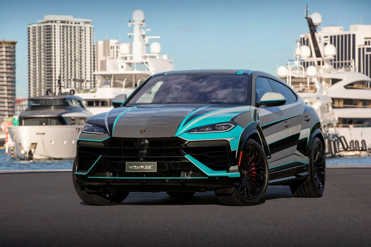 Lamborghini Urus SE Ad Personam Miami