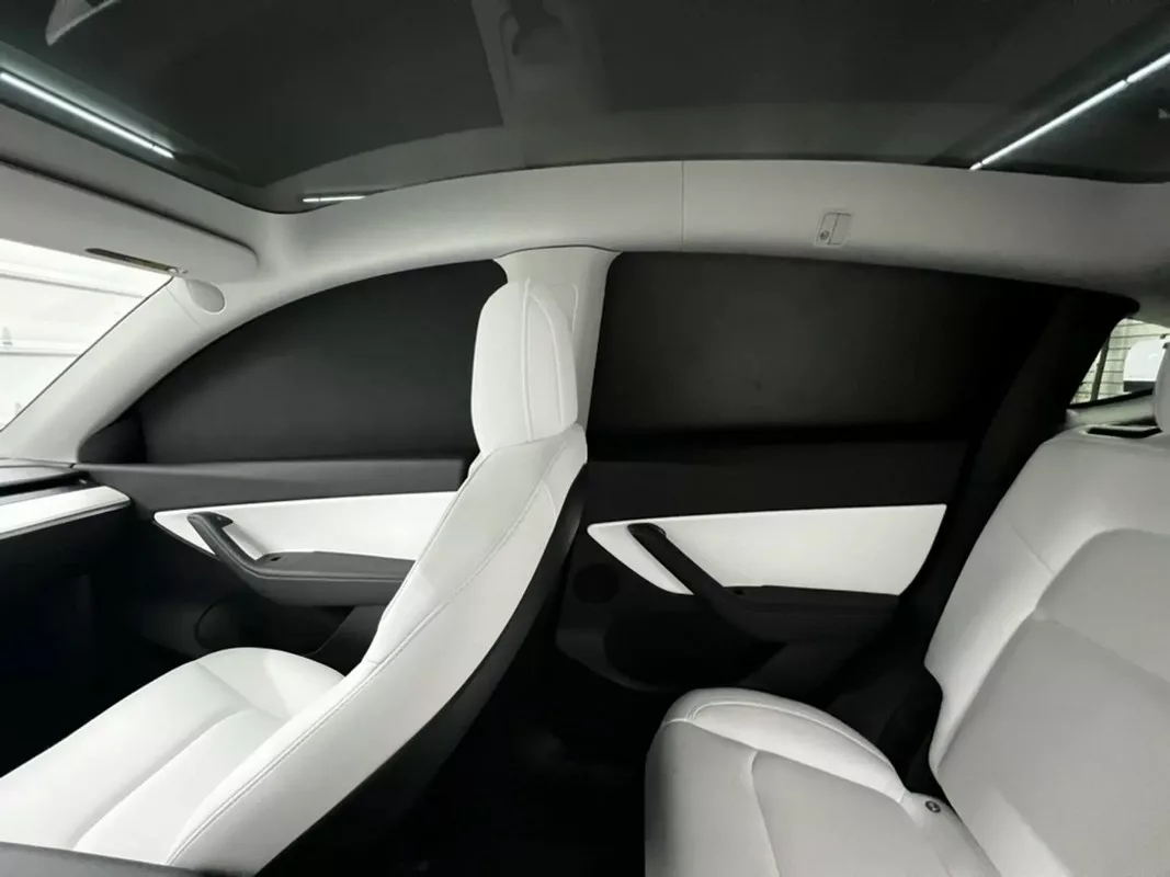 Letto a scomparsa Tesla Model