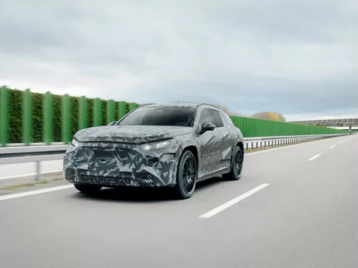 Mercedes-AMG SUV Prototype coupé start testing