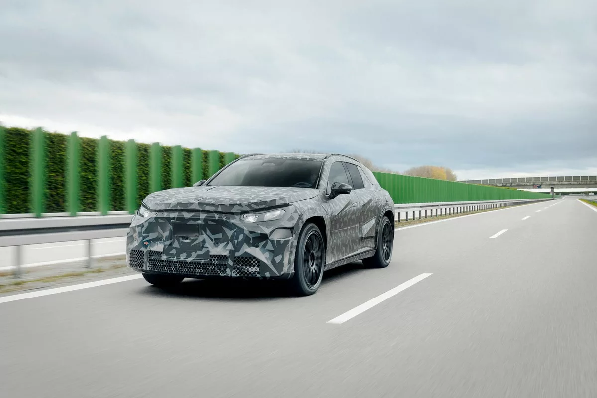 Mercedes-AMG SUV Prototype coupé start testing