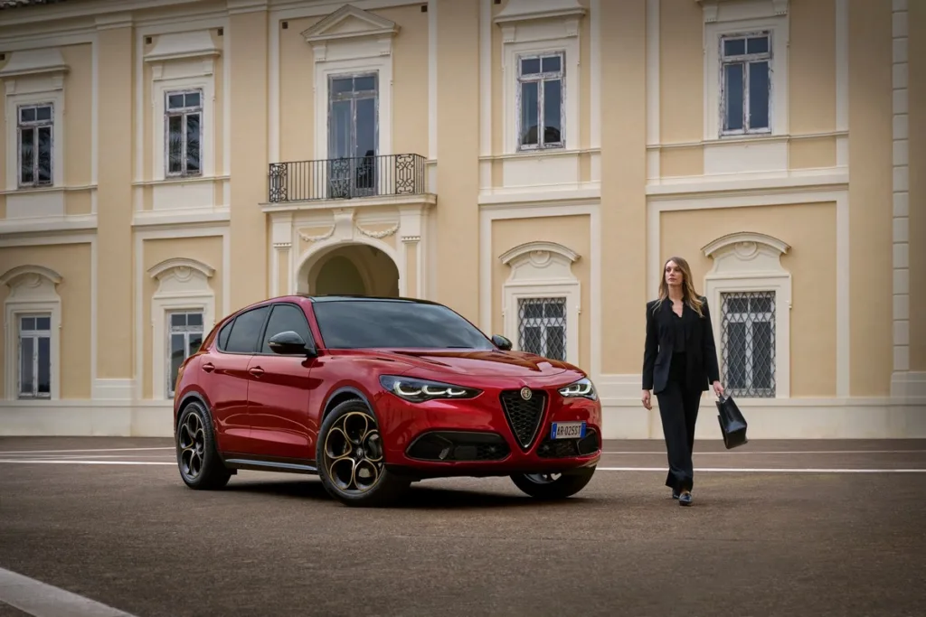 Alfa Romeo Stelvio INTENSA