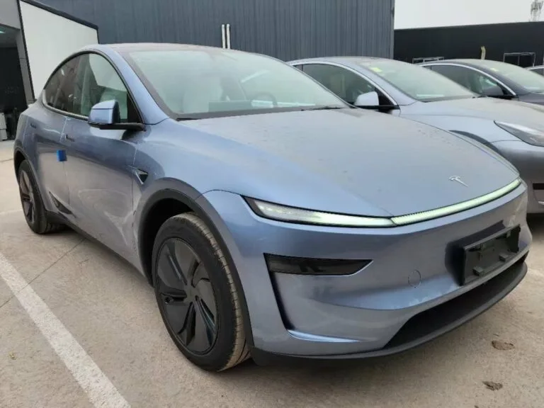 Tesla Model Y 2025 Cina