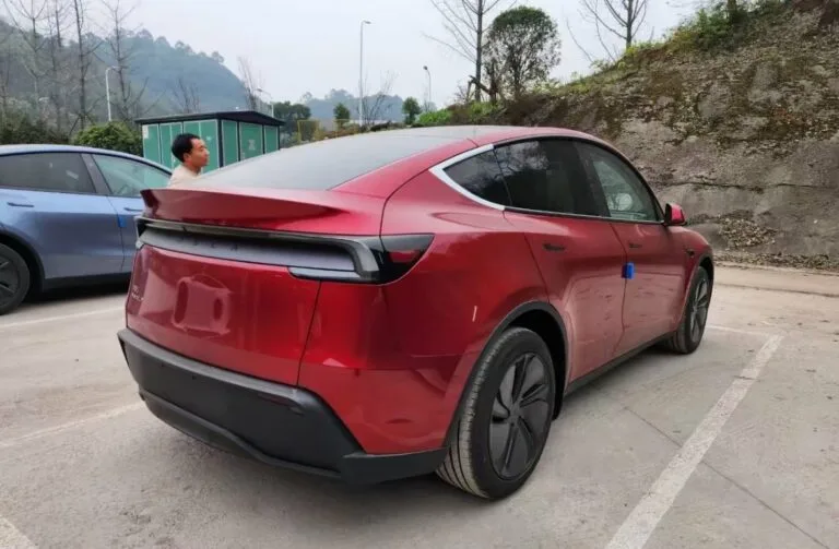 Tesla Model Y 2025 Cina