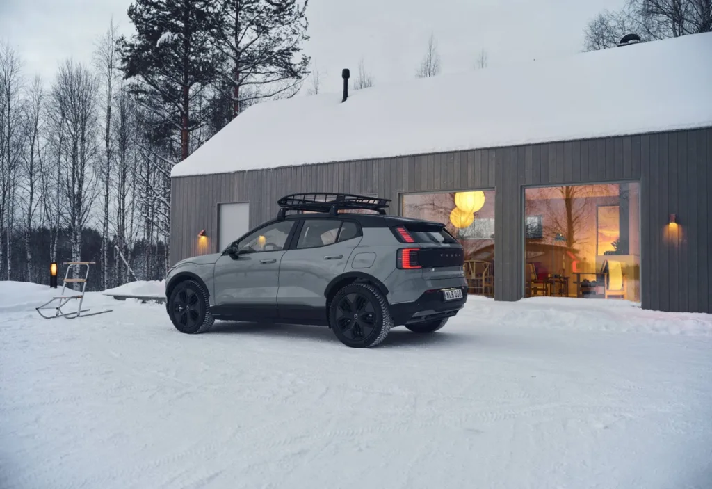 Volvo EX30 Cross Country 2025