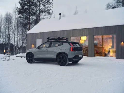 Volvo EX30 Cross Country 2025