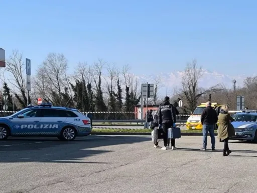 Poliziotti aggrediti Ivrea-Santhià