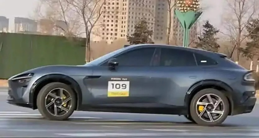 Xiaomi YU7 AWD 2025 foto spia