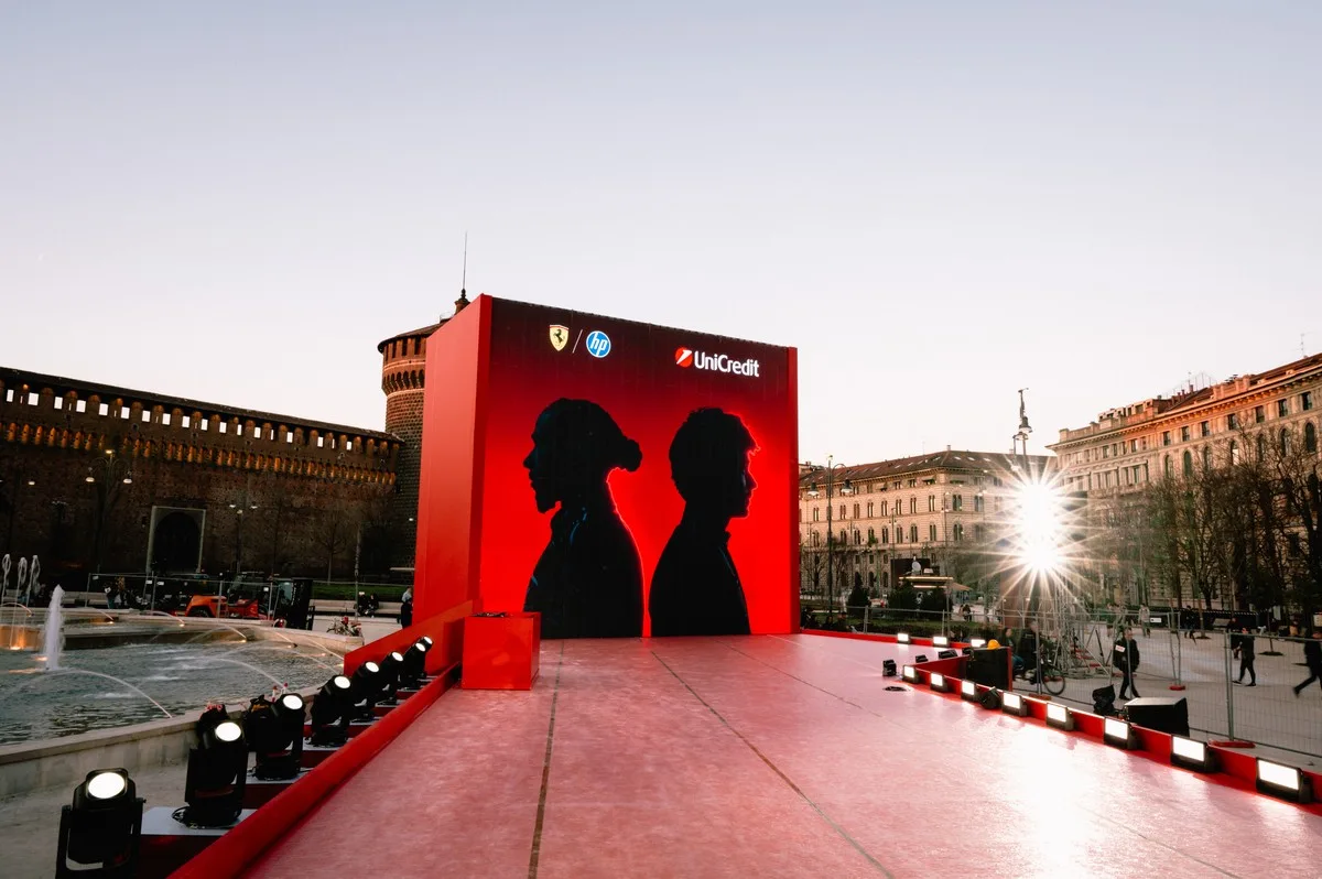 Ferrari Milano Piazza Castello